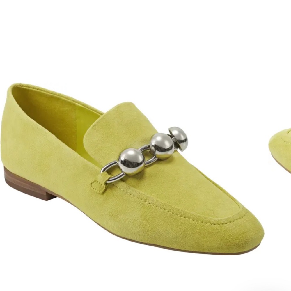 NIB Marc Fisher Yellow Loafers size 7.5 M - Picture 2 of 4
